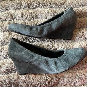 Vionic Grey wedges
